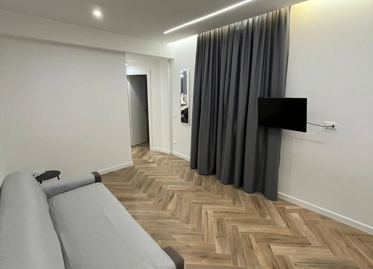 Hamuri Holiday House Ros71 باليرمو 0*,  إيطاليا